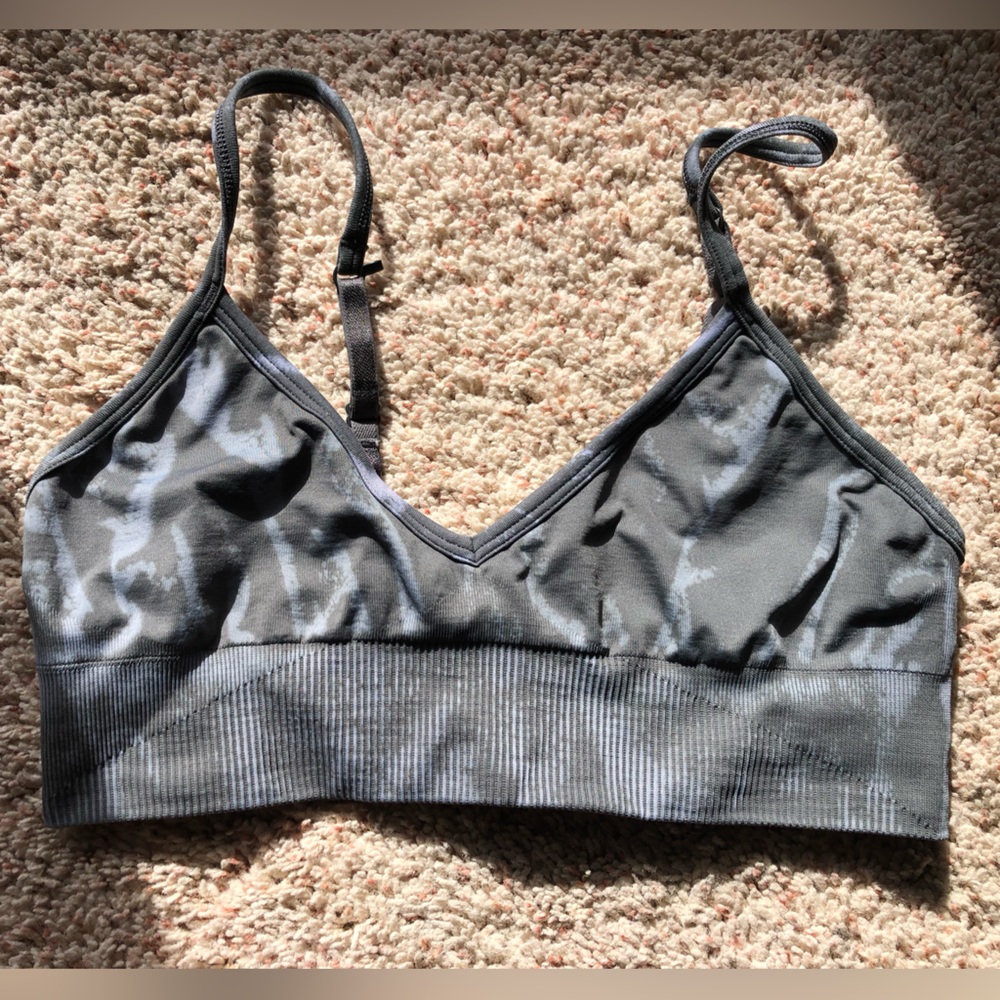 Lululemon Ebb to Street A/B cup bra size 8